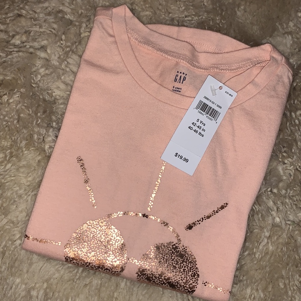 Gap graphic tee size 5 years